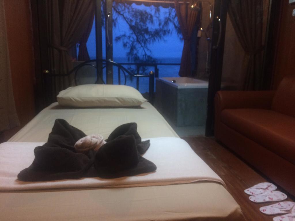 L.J.Guesthouse Ko Pha Ngan Esterno foto